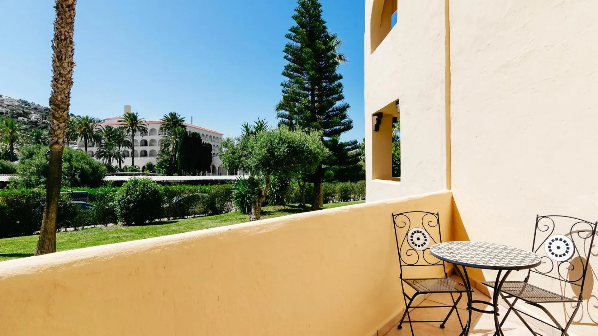 Apartment Urbanizacion De Lujo En Zahara De Los Atunes Con Acceso Privado A Playa, Piscina, Paddle